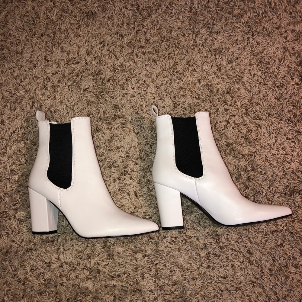 NWT Steve Madden white with black accent bootie! NEVER WORN.